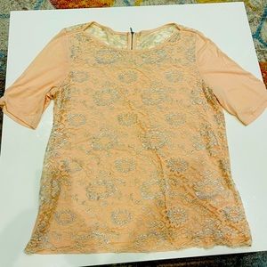 Lace top in an excellent condition